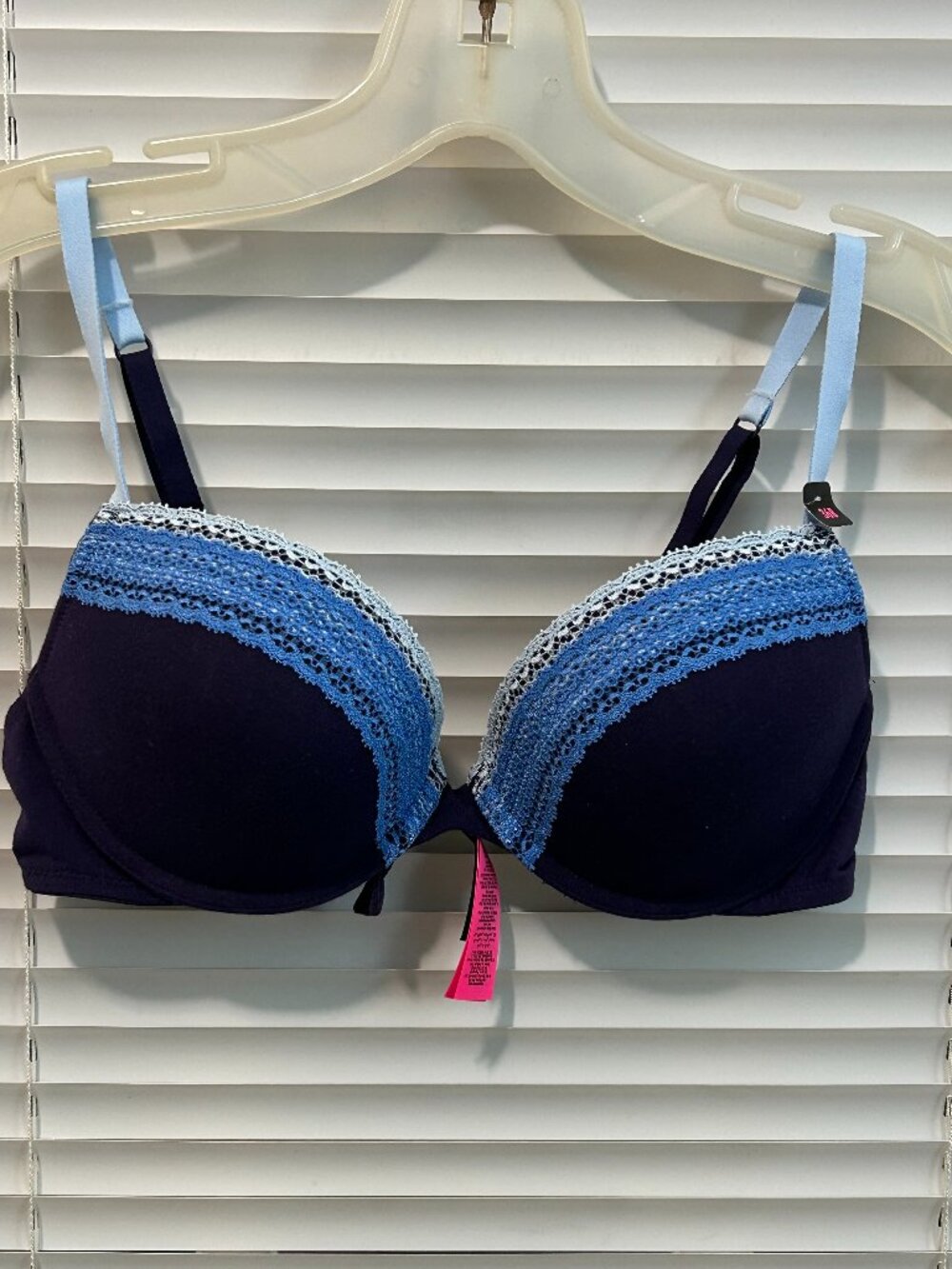 NWOT La Zenza padded bra. Size 36B